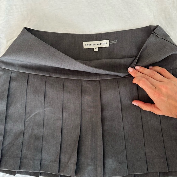 ENGLISH FACTORY medium Pleated Miniskort like new - Picture 8 of 16